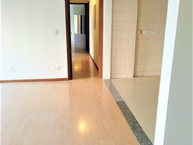 Foto do Apartamento - Apartamento com 3 dormitórios, 1 suíte à venda no Ed. Villa Grega, Vila Larsen 1, Londrina, PR | Guepardo Imob