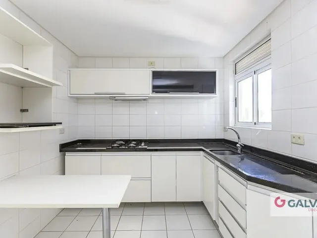 Apartamento 3 quartos e 5 banheiros, para alugar, no bairro Alto da Glória em Curitiba