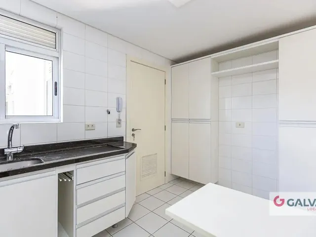 Apartamento 3 quartos e 5 banheiros, para alugar, no bairro Alto da Glória em Curitiba