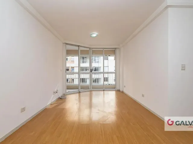 Apartamento 3 quartos e 2 banheiros, para alugar, no bairro Rebouças em Curitiba