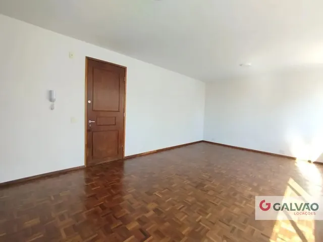 Apartamento 1 quarto e 1 banheiro, para alugar, no bairro Centro em Curitiba
