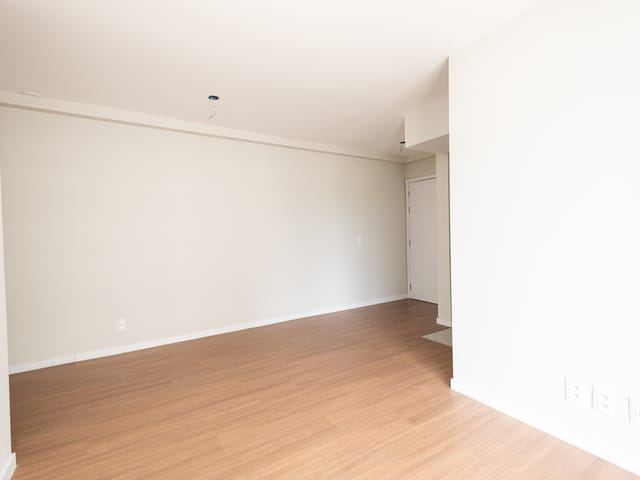 Apartamento com 83m² 2 quartos e 2 banheiros, à venda ou para alugar, no bairro Três Vendas em Pelotas
