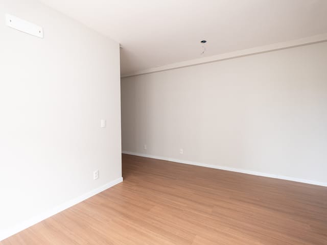 Apartamento com 83m² 2 quartos e 2 banheiros, à venda ou para alugar, no bairro Três Vendas em Pelotas