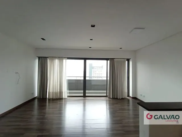 Apartamento 1 quarto e 2 banheiros, para alugar, no bairro Centro em Curitiba