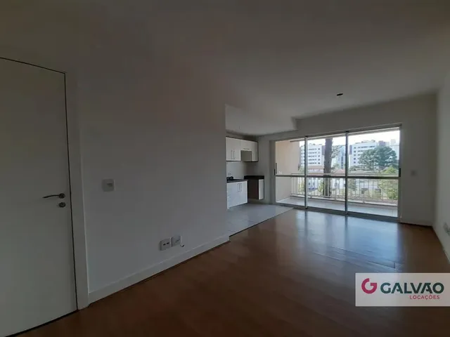 Apartamento 2 quartos e 2 banheiros, para alugar, no bairro Água Verde em Curitiba