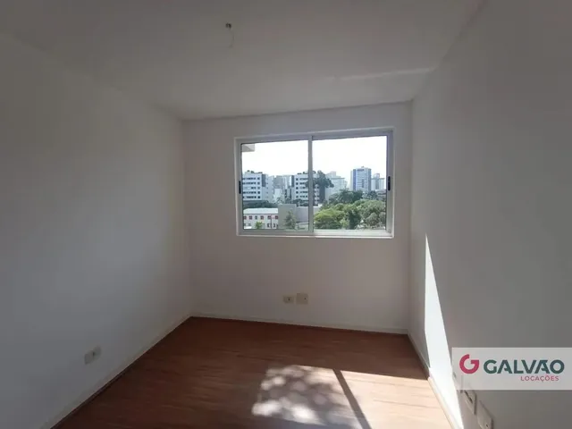 Apartamento 2 quartos e 2 banheiros, para alugar, no bairro Água Verde em Curitiba