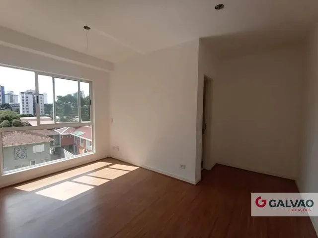 Apartamento 2 quartos e 2 banheiros, para alugar, no bairro Água Verde em Curitiba