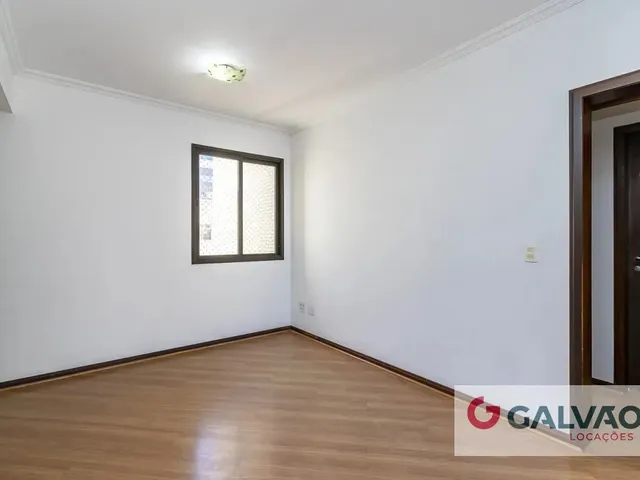 Apartamento 3 quartos e 1 banheiro, para alugar, no bairro Vila Izabel em Curitiba