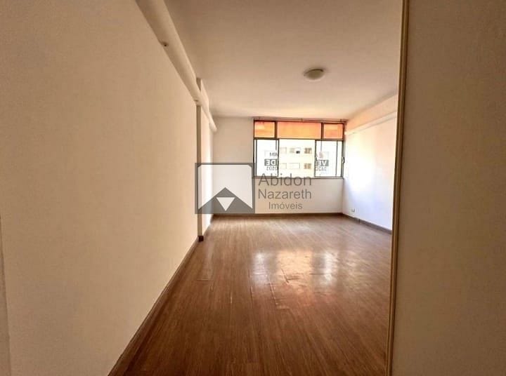 Apartamento à venda com 2 quartos, 70m² - Foto 4