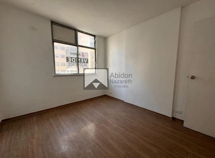 Apartamento à venda com 2 quartos, 70m² - Foto 12