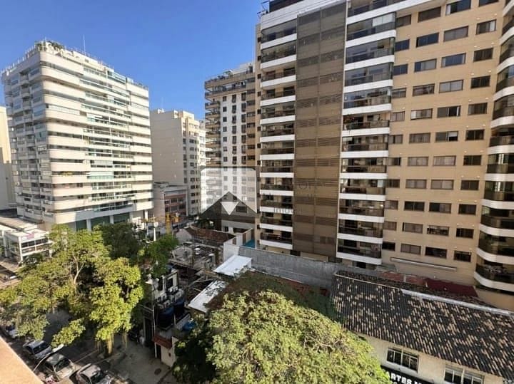 Apartamento à venda com 2 quartos, 70m² - Foto 9