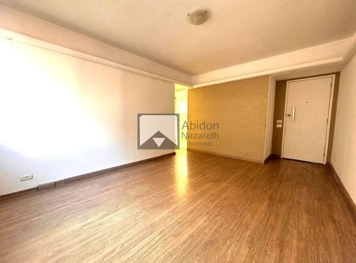 Apartamento à venda com 2 quartos, 70m² - Foto 5