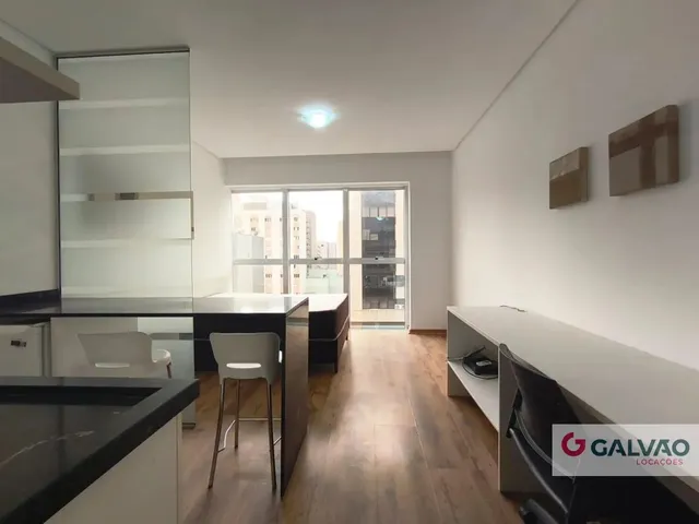 Apartamento 1 quarto e 1 banheiro, para alugar, no bairro Centro em Curitiba