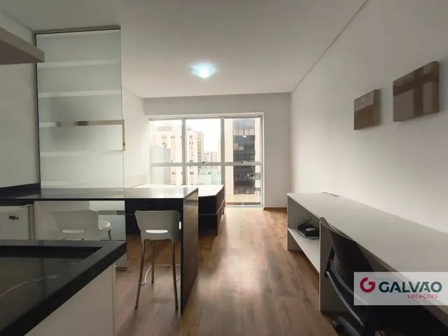 Apartamento 1 quarto e 1 banheiro, para alugar, no bairro Centro em Curitiba