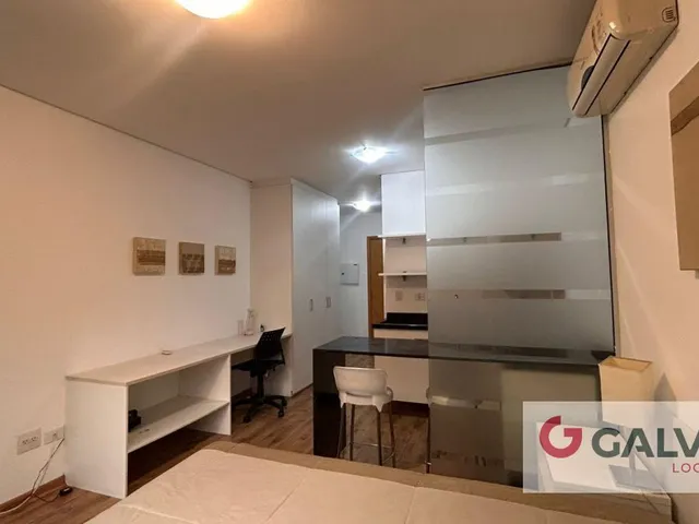 Apartamento 1 quarto e 1 banheiro, para alugar, no bairro Centro em Curitiba