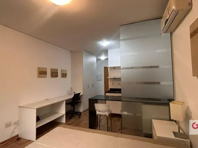 Apartamento 1 quarto e 1 banheiro, para alugar, no bairro Centro em Curitiba