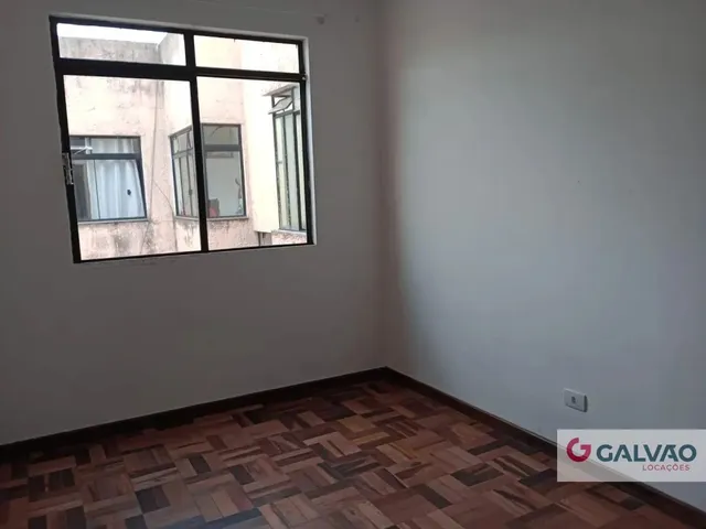 Apartamento 3 quartos e 1 banheiro, para alugar, no bairro Tarumã em Curitiba