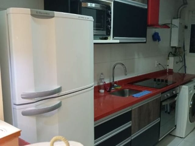 Apartamento com 54m² 2 quartos e 1 banheiro, à venda, no bairro Vila Santa Terezinha em Carapicuíba