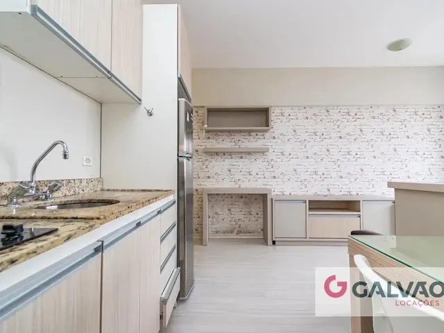Apartamento 1 quarto e 1 banheiro, para alugar, no bairro Centro em Curitiba