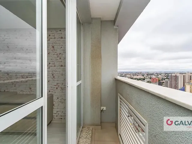 Apartamento 1 quarto e 1 banheiro, para alugar, no bairro Centro em Curitiba
