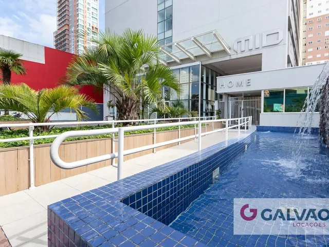 Apartamento 1 quarto e 1 banheiro, para alugar, no bairro Centro em Curitiba