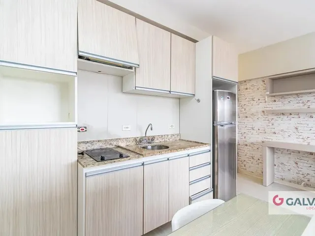 Apartamento 1 quarto e 1 banheiro, para alugar, no bairro Centro em Curitiba