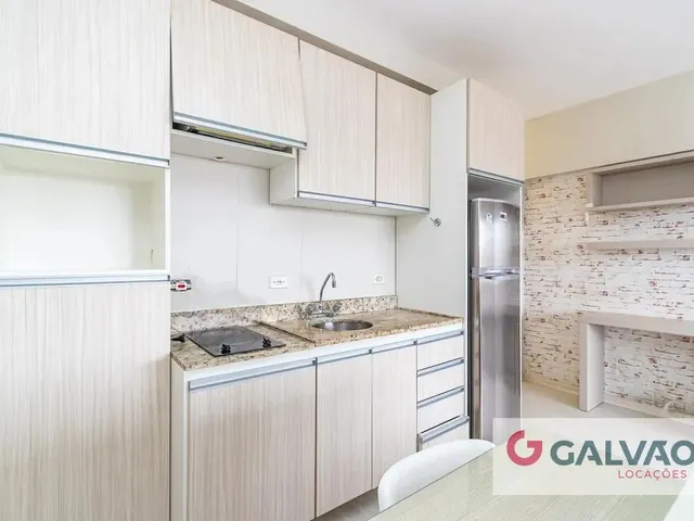 Apartamento 1 quarto e 1 banheiro, para alugar, no bairro Centro em Curitiba