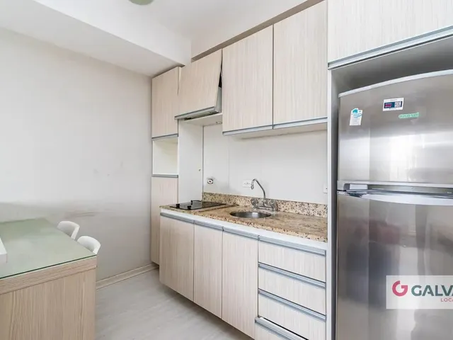 Apartamento 1 quarto e 1 banheiro, para alugar, no bairro Centro em Curitiba