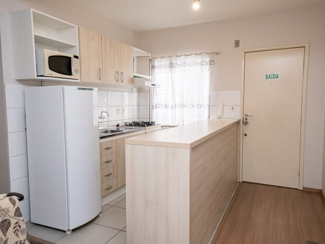 Foto do Apartamento - Apartamento mobiliado disponível para locação no Centro de Pelotas/RS, com excelente localização e fácil acesso a comércios e serviços | UP Imóveis