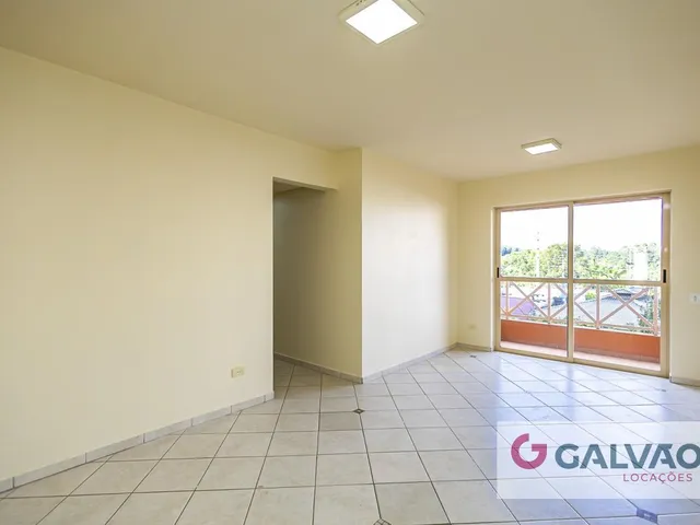 Apartamento 3 quartos e 2 banheiros, para alugar, no bairro Ahú em Curitiba