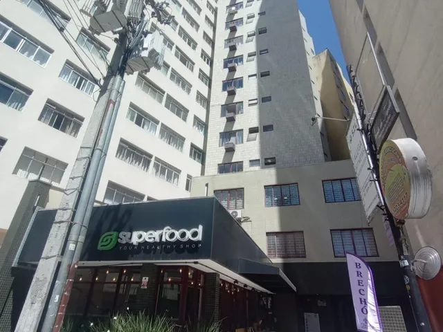 Apartamento 1 quarto e 1 banheiro, para alugar, no bairro Centro em Curitiba