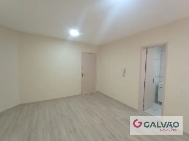 Apartamento 1 quarto e 1 banheiro, para alugar, no bairro Centro em Curitiba