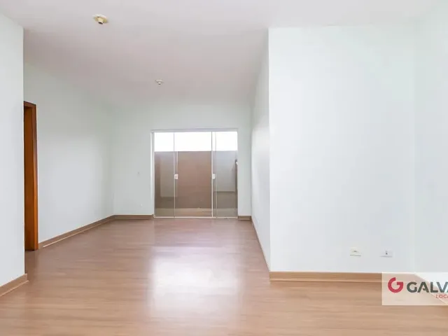 Apartamento 3 quartos e 2 banheiros, para alugar, no bairro São Lourenço em Curitiba