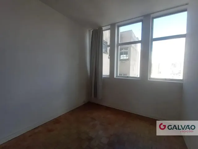 Apartamento 1 quarto e 1 banheiro, para alugar, no bairro Centro em Curitiba