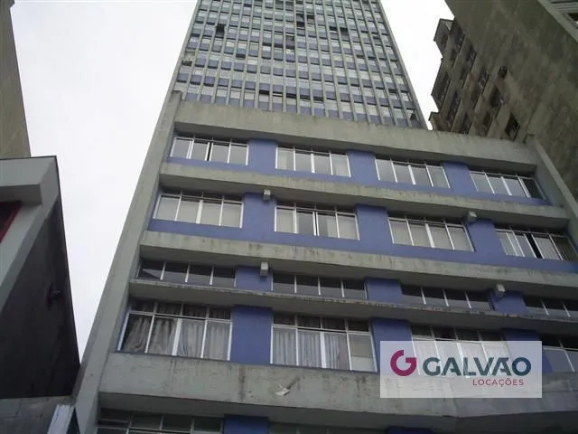 Apartamento 1 quarto e 1 banheiro, para alugar, no bairro Centro em Curitiba
