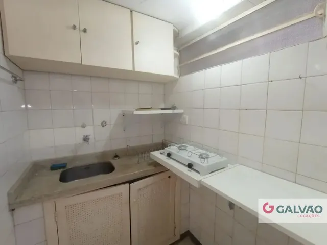 Apartamento 1 quarto e 1 banheiro, para alugar, no bairro Centro em Curitiba