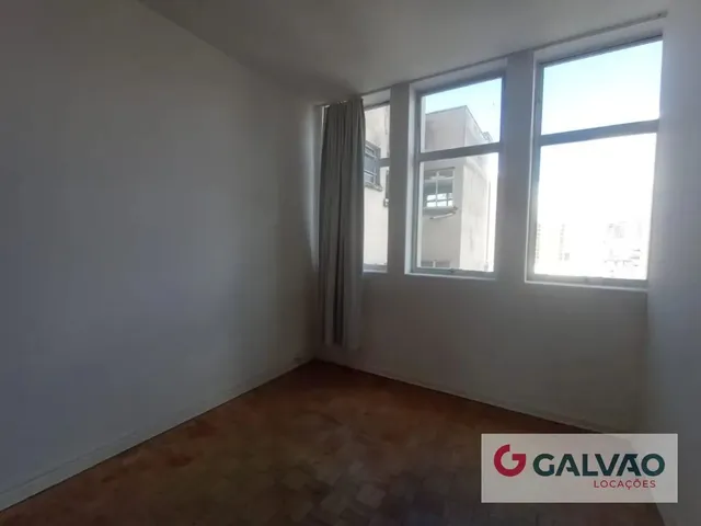 Apartamento 1 quarto e 1 banheiro, para alugar, no bairro Centro em Curitiba