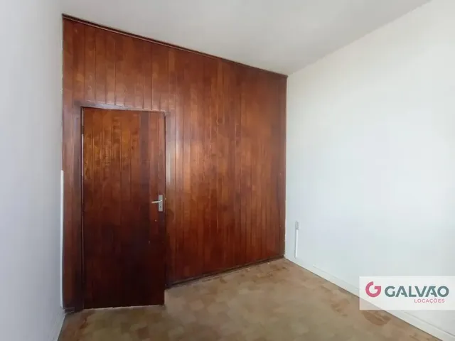 Apartamento 1 quarto e 1 banheiro, para alugar, no bairro Centro em Curitiba