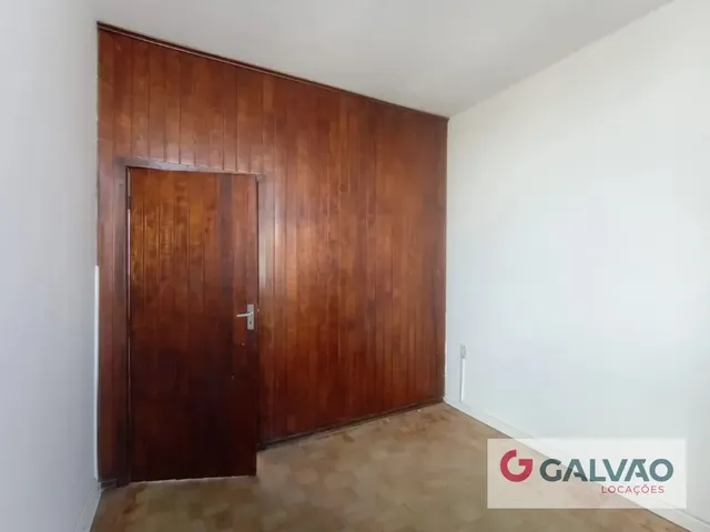 Apartamento 1 quarto e 1 banheiro, para alugar, no bairro Centro em Curitiba
