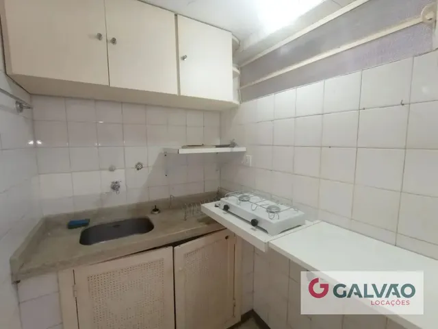 Apartamento 1 quarto e 1 banheiro, para alugar, no bairro Centro em Curitiba