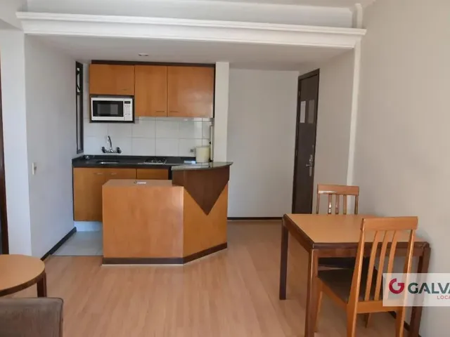 Apartamento 1 quarto e 1 banheiro, para alugar, no bairro Centro em Curitiba