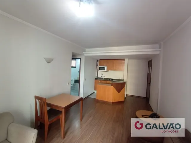 Apartamento 1 quarto e 1 banheiro, para alugar, no bairro Centro em Curitiba