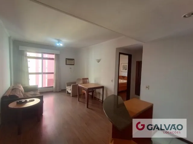 Apartamento 1 quarto e 1 banheiro, para alugar, no bairro Centro em Curitiba