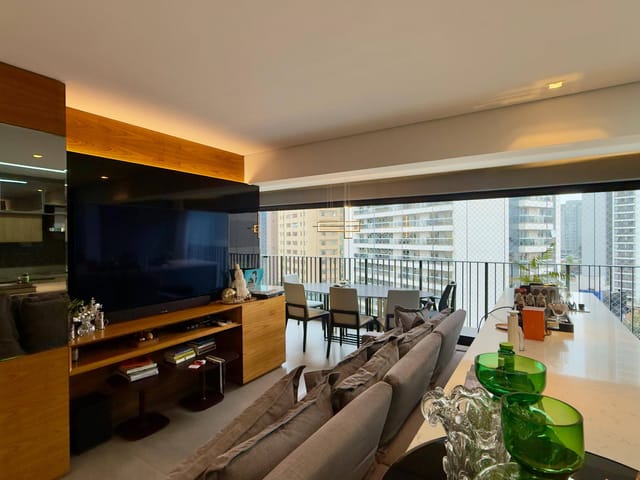 Apartamento com 84m² 3 quartos e 2 banheiros, à venda, no bairro Vila Olímpia em São Paulo