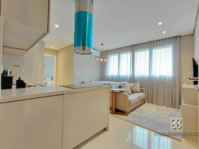 Apartamento 1 quarto e 1 banheiro, para alugar, no bairro Centro em Curitiba