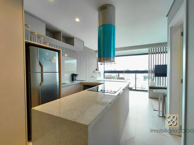 Apartamento 1 quarto e 2 banheiros, para alugar, no bairro Centro em Curitiba