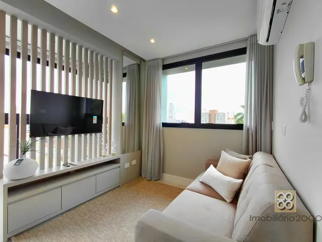 Apartamento 1 quarto e 2 banheiros, para alugar, no bairro Centro em Curitiba