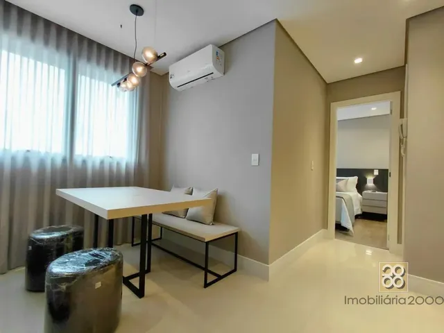 Apartamento 1 quarto e 2 banheiros, para alugar, no bairro Centro em Curitiba