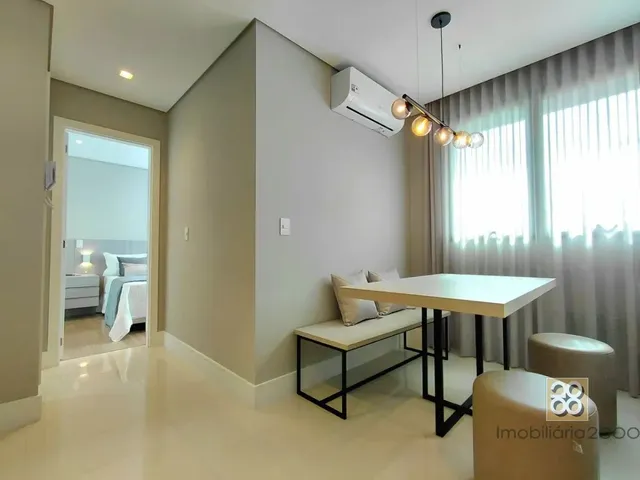 Apartamento 1 quarto e 1 banheiro, para alugar, no bairro Centro em Curitiba