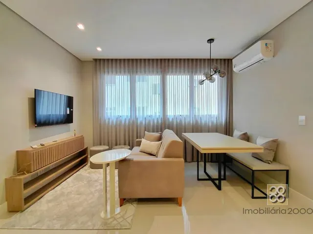 Apartamento 1 quarto e 1 banheiro, para alugar, no bairro Centro em Curitiba